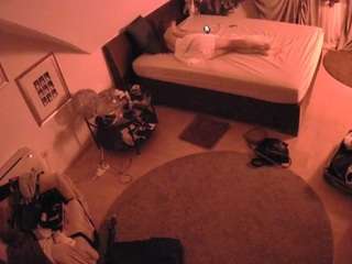 voyeurcam-julmodels-whitebed-4 camsoda stream image