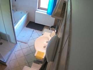 voyeurcam-julmodels-bath-2nd-2 camsoda stream image