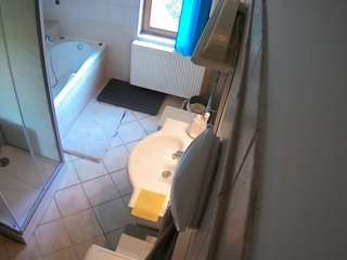 voyeurcam-julmodels-bath-2nd-2 camsoda stream image