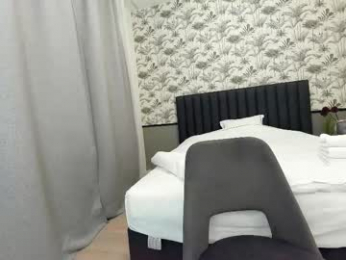 ehotlovea chaturbate stream image