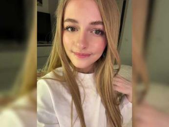 duloveli bongacams stream image