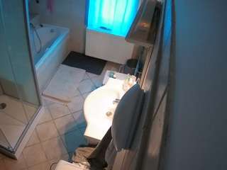 voyeurcam-julmodels-bath-2nd-2 camsoda stream image