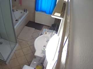 voyeurcam-julmodels-bath-2nd-2 camsoda stream image