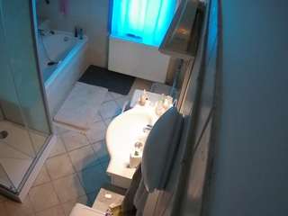 voyeurcam-julmodels-bath-2nd-2 camsoda stream image