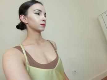 ehotlovea chaturbate stream image