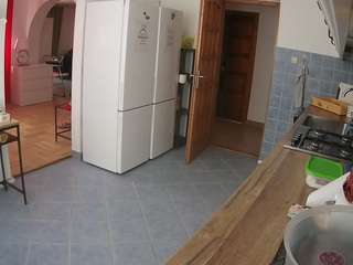 voyeurcam-julmodels-kitchen camsoda stream image