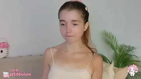 petiteluluxx stripchat stream image
