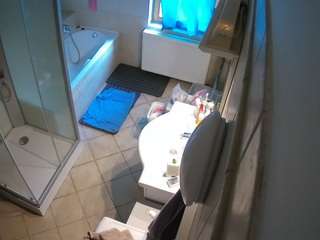 voyeurcam-julmodels-bath-2nd-2 camsoda stream image