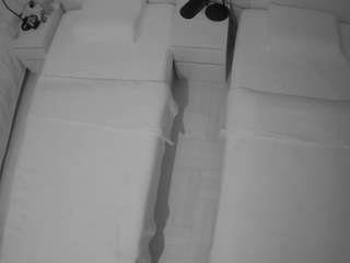 voyeurcam-julmodels-bed-5 camsoda stream image