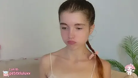 petiteluluxx stripchat stream image