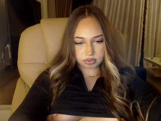 annecaroline camsoda stream image