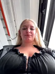 Milkyy_wway stripchat stream image