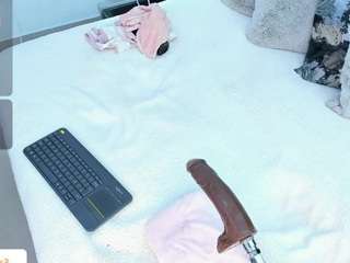 angie-roses camsoda stream image