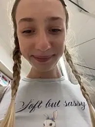 Lia__Love stripchat stream image