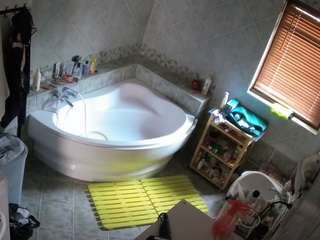 voyeurcam-julmodels-bath-1st-2 camsoda stream image