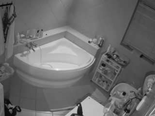 voyeurcam-julmodels-bath-1st-2 camsoda stream image