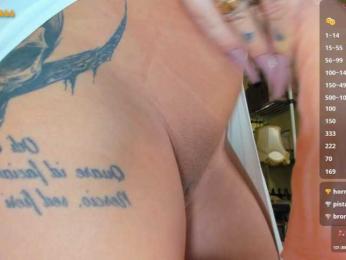 royalsquirt bongacams stream image