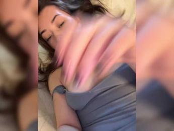 juicy-peachh bongacams stream image