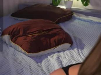 e_vvv_a chaturbate stream image