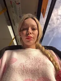 babydolll stripchat stream image