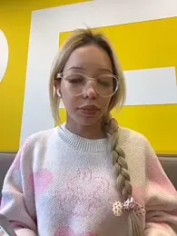 babydolll stripchat stream image