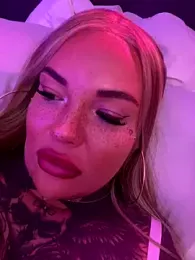 _MelinaCurves_ stripchat stream image