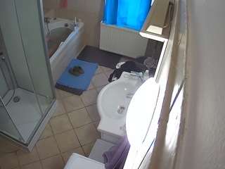 voyeurcam-julmodels-bath-2nd-2 camsoda stream image