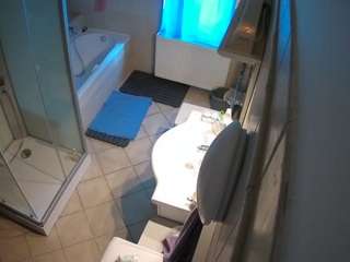 voyeurcam-julmodels-bath-2nd-2 camsoda stream image