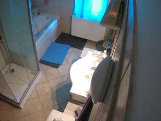 voyeurcam-julmodels-bath-2nd-2 camsoda stream image