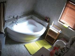 voyeurcam-julmodels-bath-1st-2 camsoda stream image