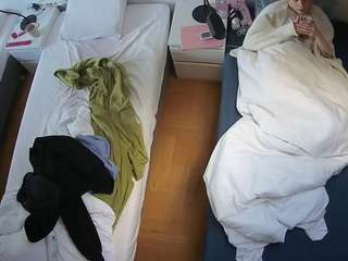 voyeurcam-julmodels-bed-5 camsoda stream image