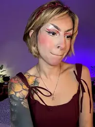 Cinamoonn stripchat stream image