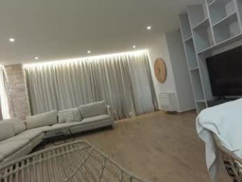 ehotlovea chaturbate stream image