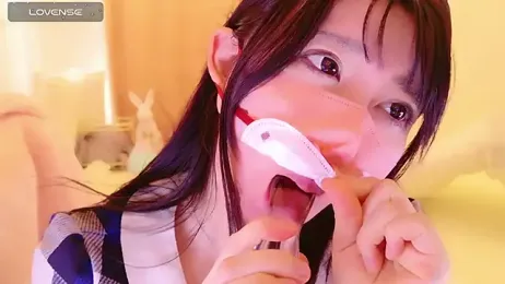 maii- stripchat stream image