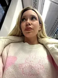 babydolll stripchat stream image