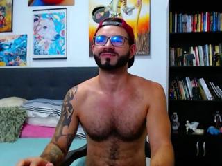 Akiles R flirt4free stream image