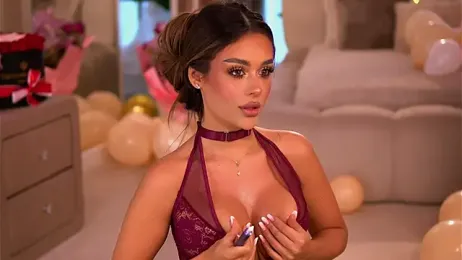 YasmineShaw stripchat stream image