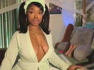 lovely-brown94 camsoda stream image