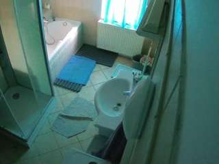 voyeurcam-julmodels-bath-2nd-2 camsoda stream image