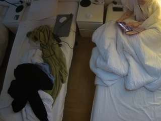 voyeurcam-julmodels-bed-5 camsoda stream image