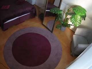 voyeurcam-julmodels-whitebed-5 camsoda stream image