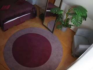 voyeurcam-julmodels-whitebed-5 camsoda stream image