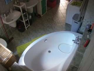 voyeurcam-julmodels-bath-1st-1 camsoda stream image