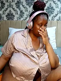 Thasha8 stripchat stream image