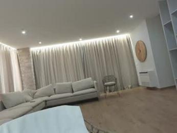 ehotlovea chaturbate stream image