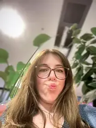 MommmyYummy stripchat stream image