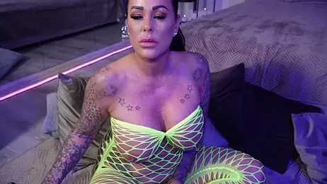 hotmilfbitch stripchat stream image