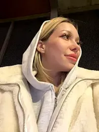 babydolll stripchat stream image