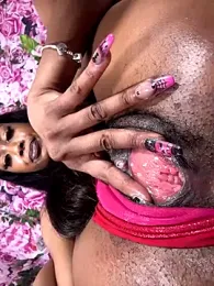 mismialove stripchat stream image