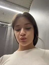 KittyQueeny stripchat stream image